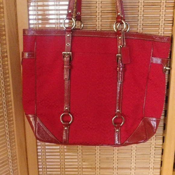 Coach  bag, east west, signature great condition - Picture 8 of 8